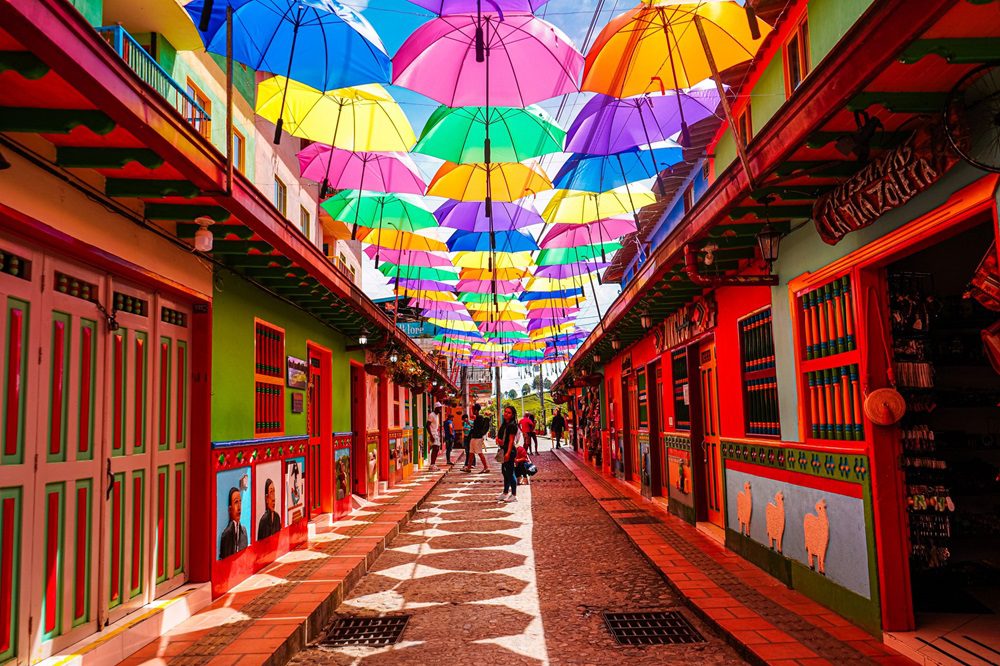 Tours Económicos desde Medellín: Qué Hacer con Poco Presupuesto